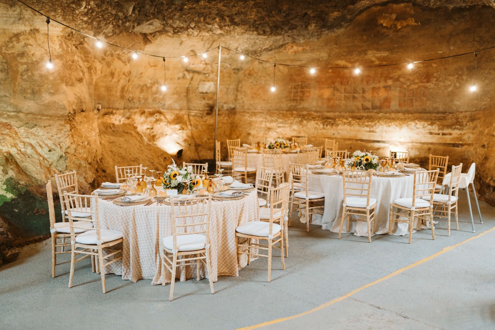 Rincones de la cueva en la Hacienda de Anzo en una boda en Las Palmas