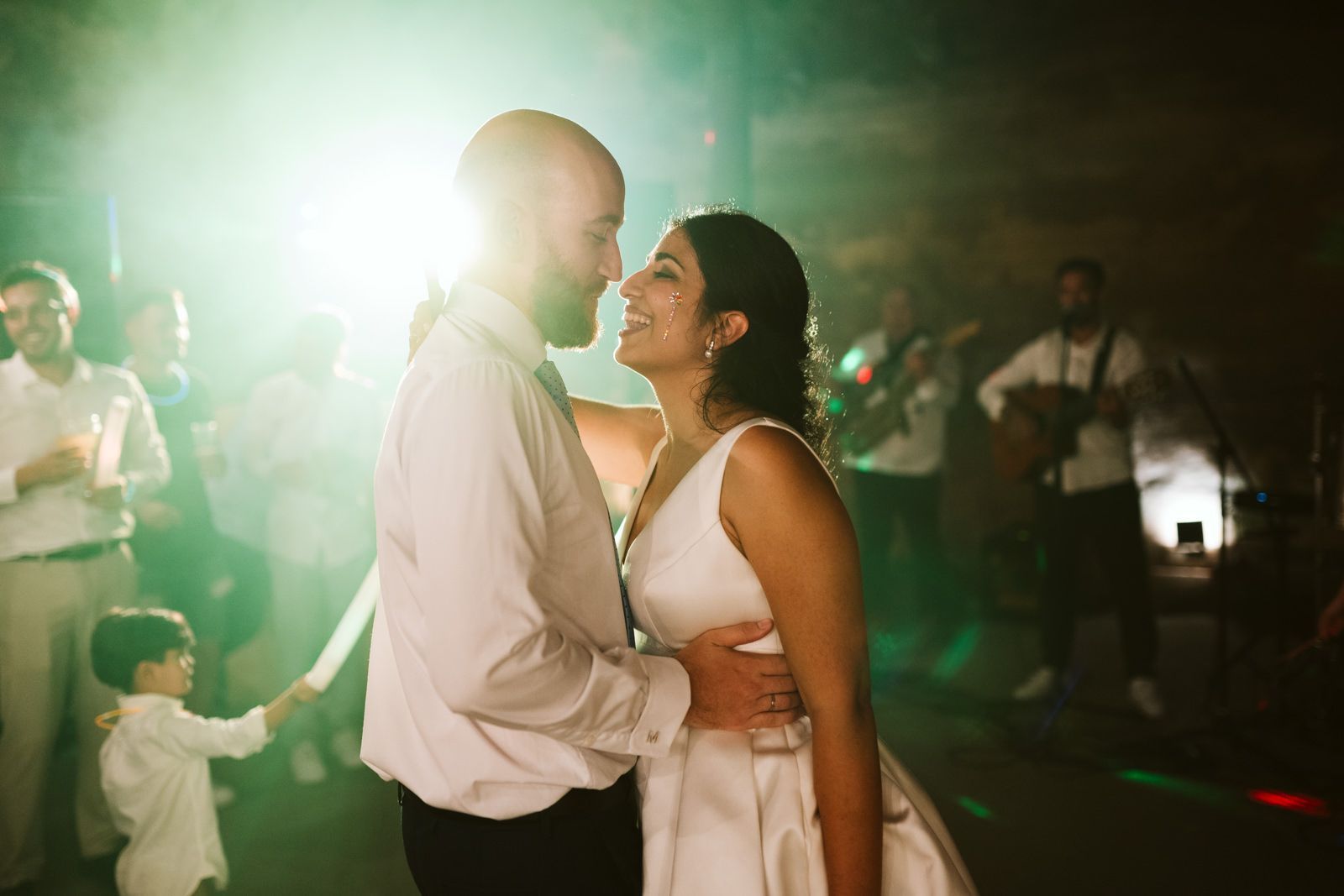 Recién casados bailando en su boda en Las Palmas